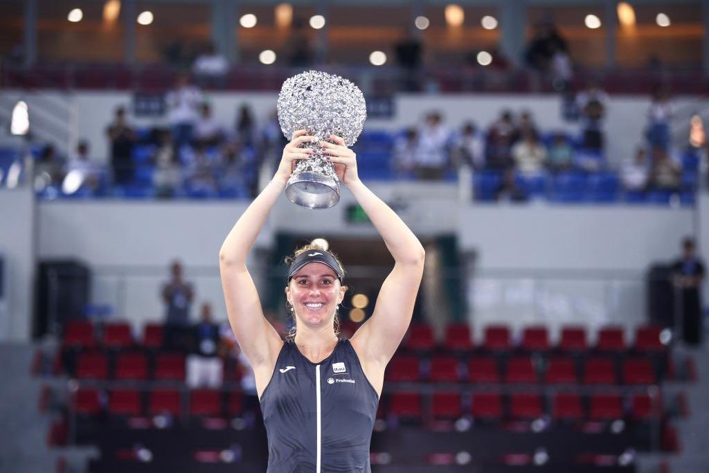 Luisa Stefani é superada na semifinal do WTA 1000 de Pequim – Surgiu